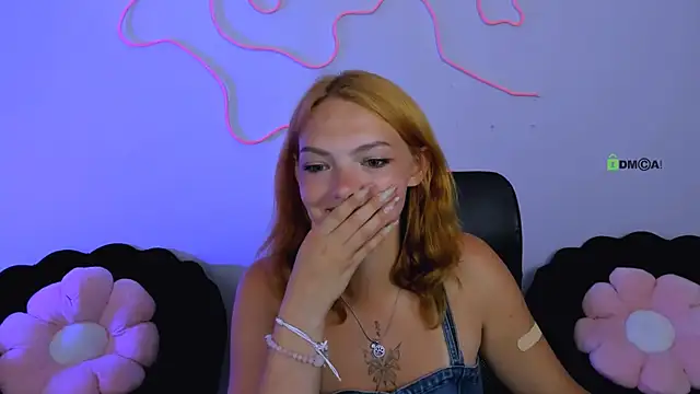 melody_sky_ webcam