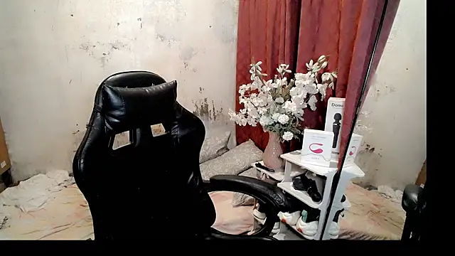 yanaleciousxx webcam
