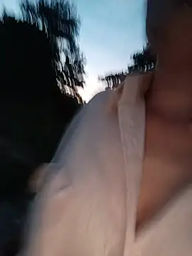 Linda-yiyi webcam