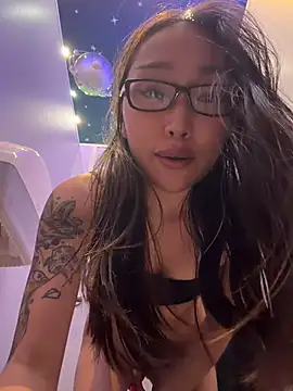 trytomakememoam webcam