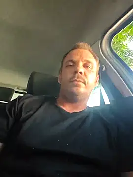 WadedGuzzling webcam