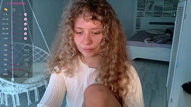 Milounee live cam on StripChat