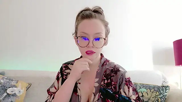 FemDom_RubyKnightXXO webcam