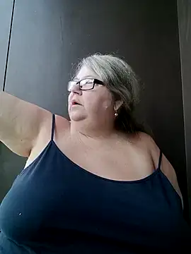 sex2 (F mature) - naked, squirt