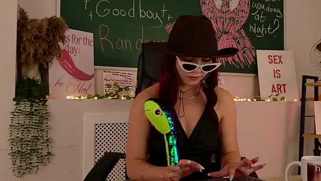 NoraHaynes webcam