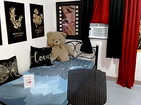 UrhotGoddess webcam