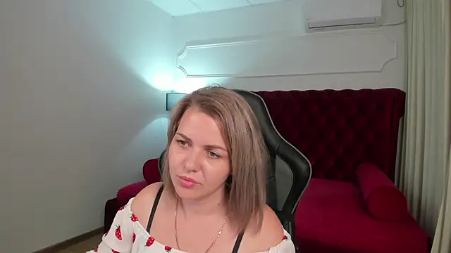 AdeleRavelle live sex cam