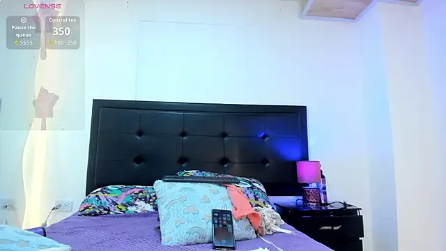 BustyGlow webcam