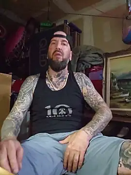 Beardedtattood webcam