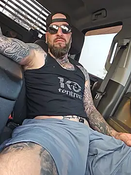 Beardedtattood webcam