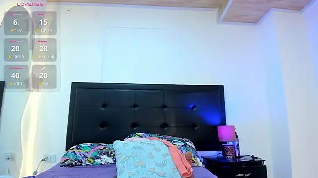 BustyGlow webcam