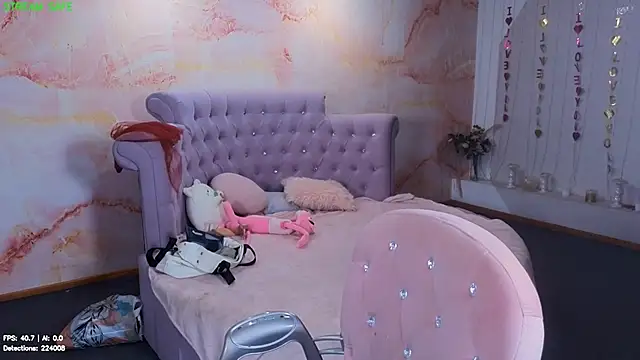 Penelope_Pinky webcam