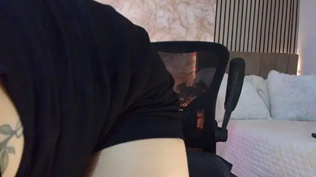 juliramirez - JuliRamirez's free webcam - UK Sex Cams