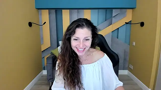 EllaLong webcam