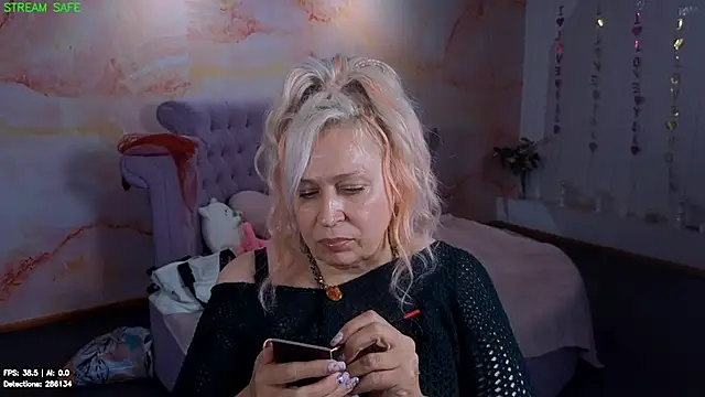 Penelope_Pinky webcam