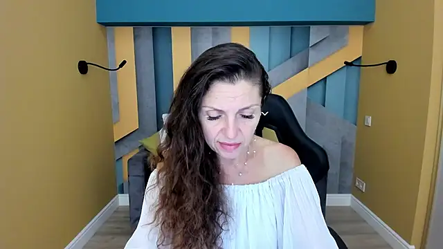 EllaLong webcam