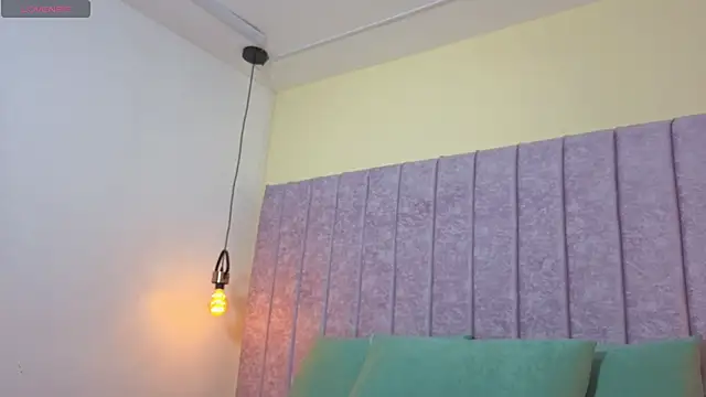 Emma-Burning webcam