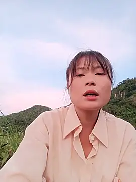 Linda-yiyi live cam on StripChat