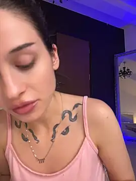 BellaKarma webcam