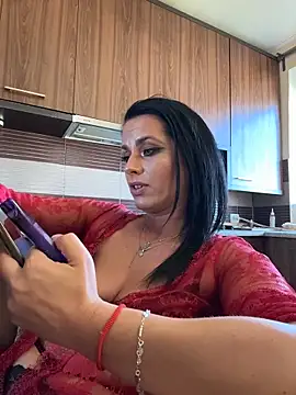 Hotmomcheckk_ webcam