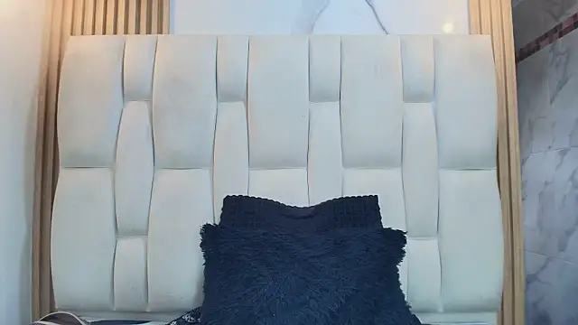 Naughty_Kittenm webcam