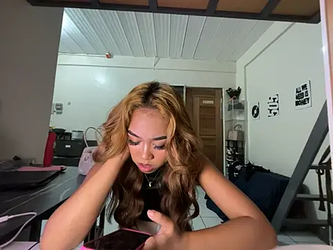 PinayLina18 webcam