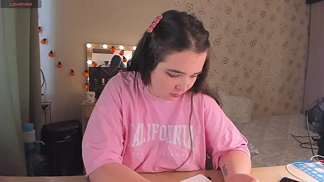 Alice_next_door webcam