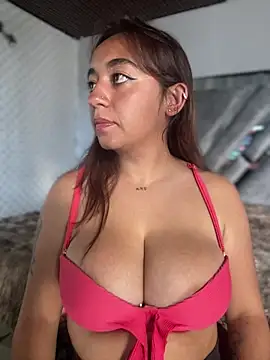 Im_Luuu webcam