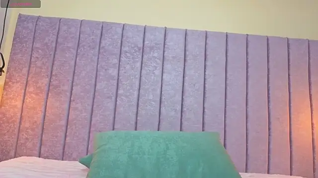 Emma-Burning webcam
