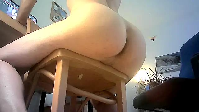 Slavelovesanal webcam