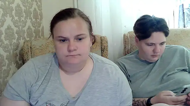 MilaXHelen webcam