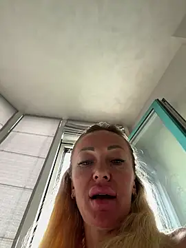 Nolly_moniika__ webcam