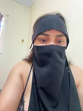 SexyaDiva live cam on StripChat