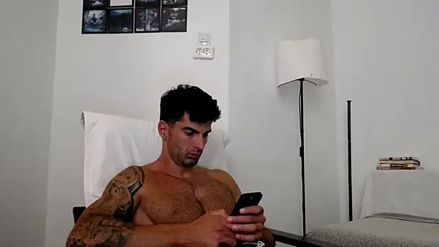 Verycutex live cam on StripChat