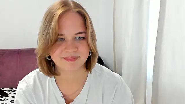 AlicePopsy webcam