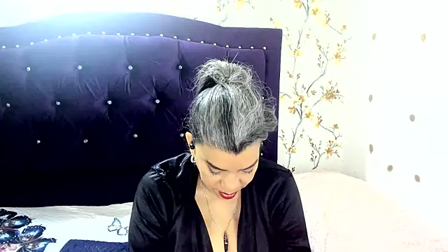 vikyadams webcam