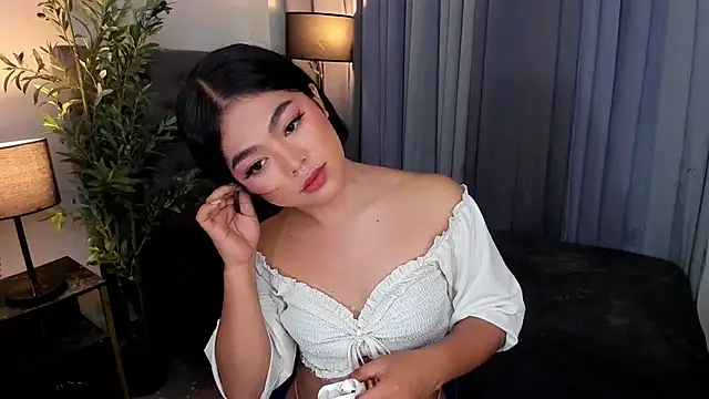 AsianHugecockAnna webcam