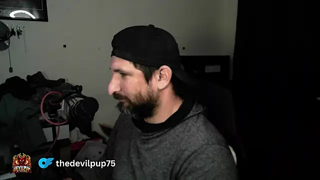 DevilPup75_ webcam