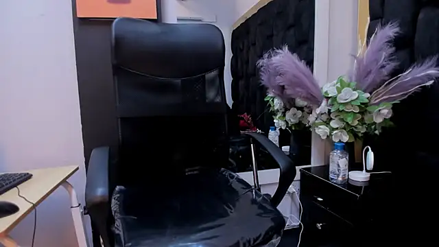 MiaRouss69 webcam