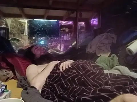 nearby_causual webcam