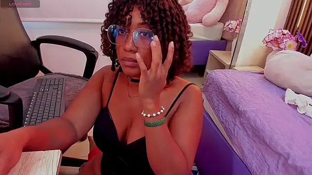 mia_rouxx1 webcam