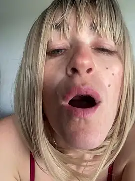 mystical_Elenn webcam