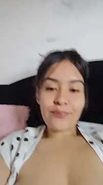 HollyMoon_ webcam