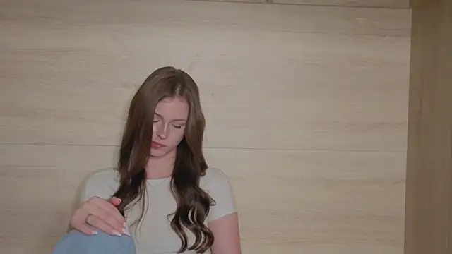 Lori_cutess webcam