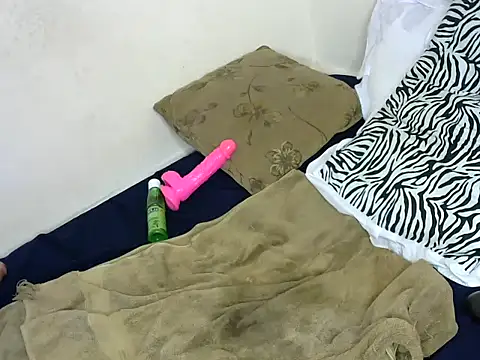 brownfinegirl22 webcam