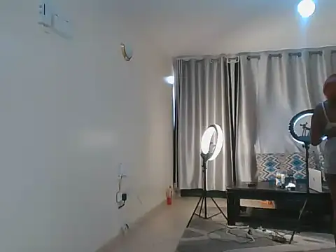Creamybunnny webcam