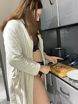 Yourfav_brunett live cam