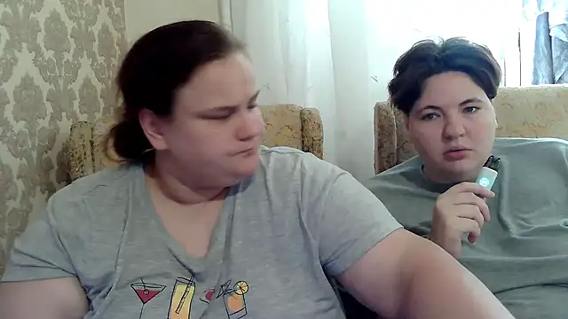 MilaXHelen webcam