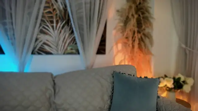 Nicolle_W webcam