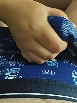 MadaamJizz_DickLewd webcam